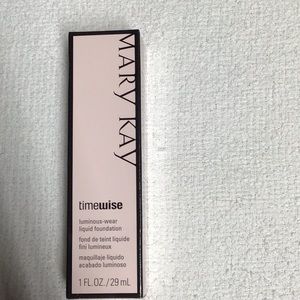Mary Kay Timewise liquid foundation bronze 2